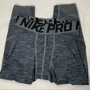 Nike | 3/4 Compression Leggings